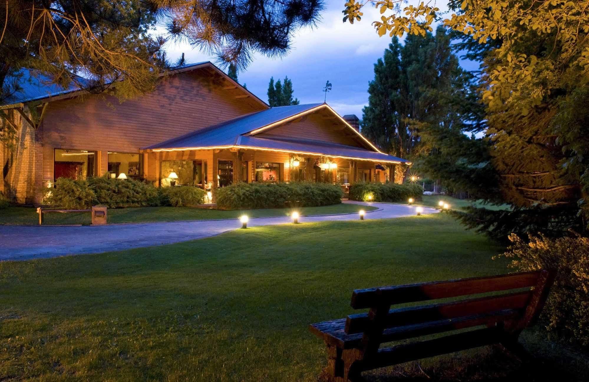 Hotel Posada Los Alamos Ел Калафате Екстериор снимка