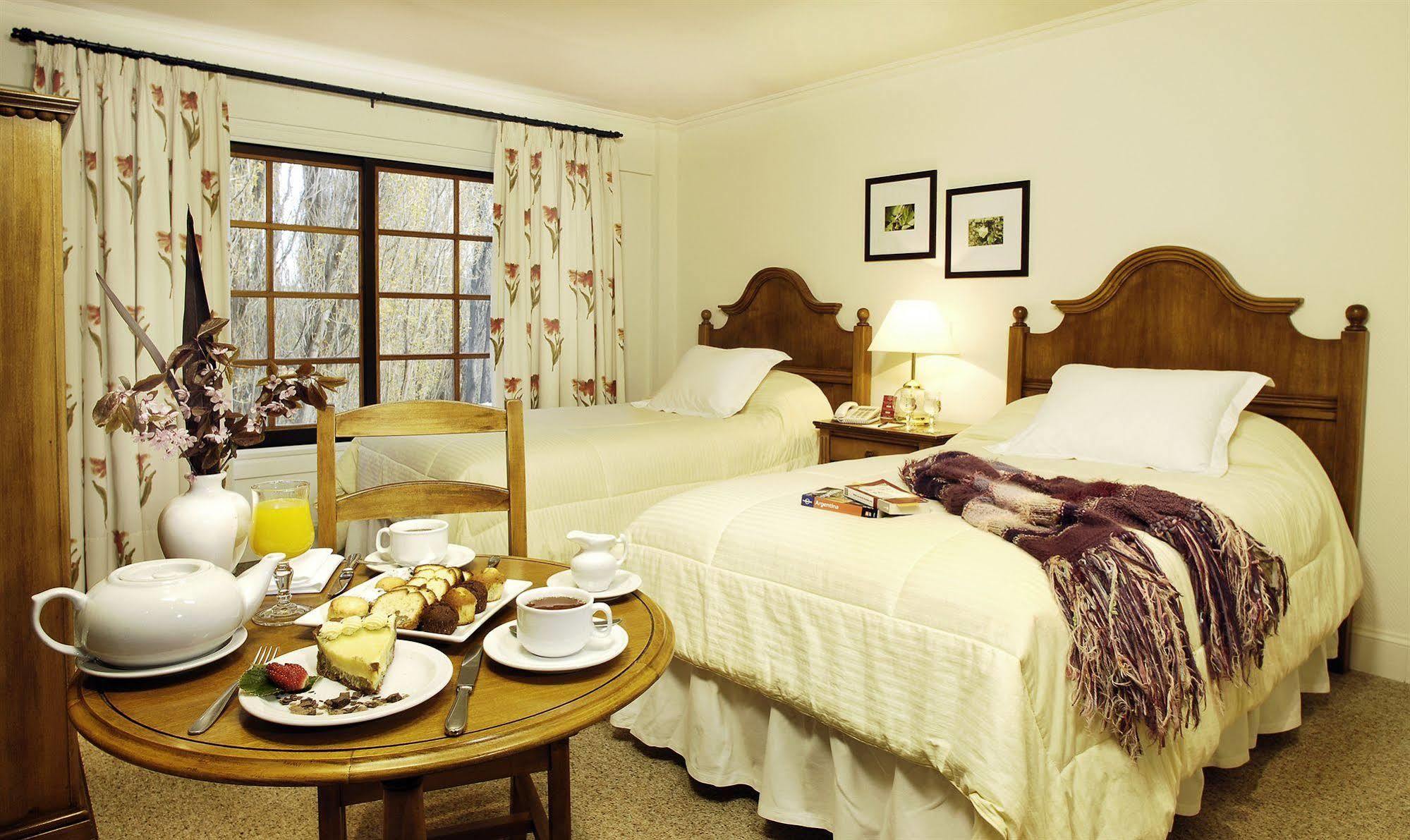 Hotel Posada Los Alamos Ел Калафате Екстериор снимка